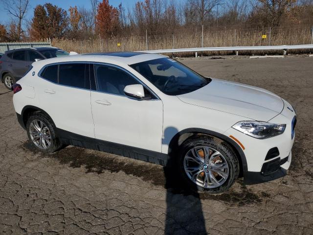 WBXYJ1C08N5U23519 - 2022 BMW X2 XDRIVE28I WHITE photo 4