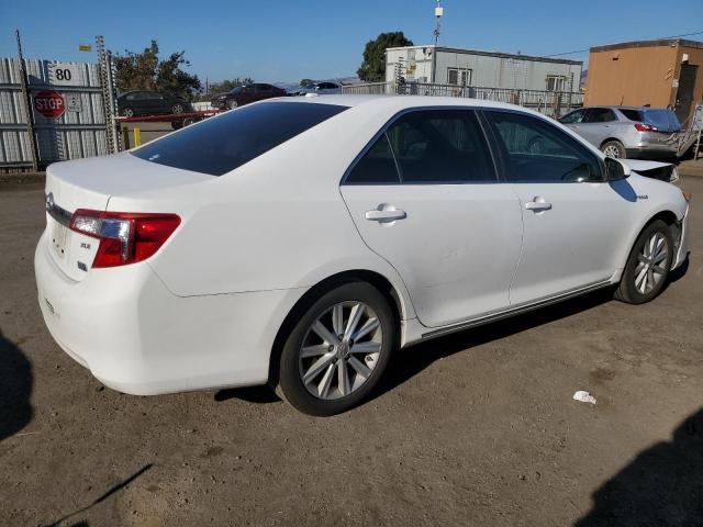 4T1BD1FK8CU035387 - 2012 TOYOTA CAMRY HYBRID WHITE photo 3