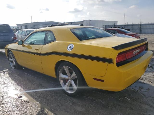 2B3CJ7DW7AH158013 - 2010 DODGE CHALLENGER SRT-8 YELLOW photo 2