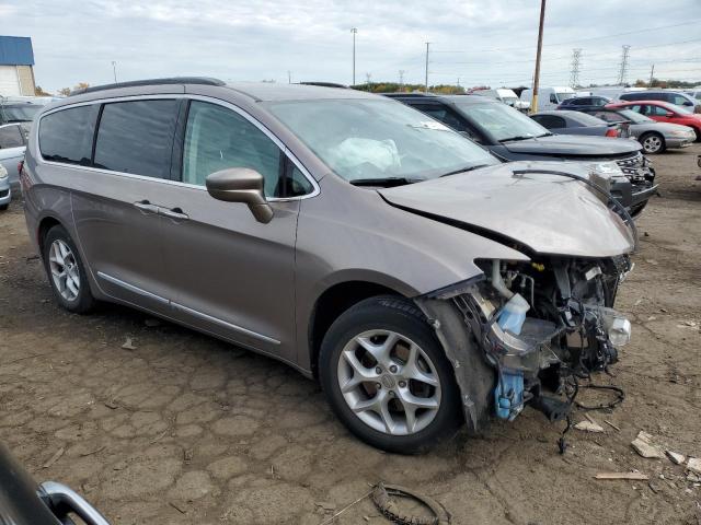 2C4RC1BG0HR623330 - 2017 CHRYSLER PACIFICA TOURING L TAN photo 4
