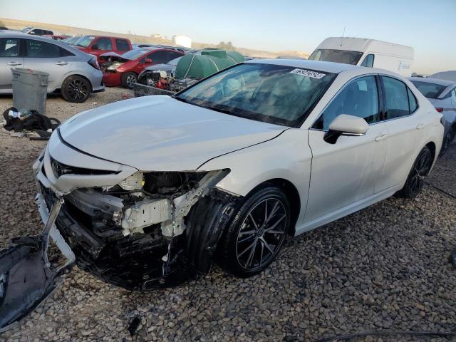 4T1G11AK1RU219066 - 2024 TOYOTA CAMRY SE NIGHT SHADE WHITE photo 1