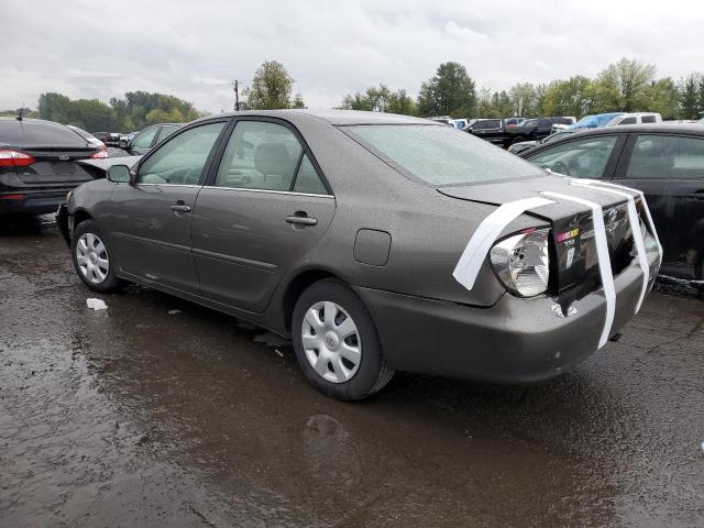 4T1BE32K44U910867 - 2004 TOYOTA CAMRY LE GRAY photo 2