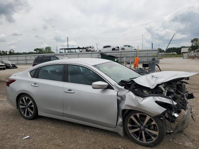 1N4AL3AP5HC119333 - 2017 NISSAN ALTIMA 2.5 SILVER photo 4