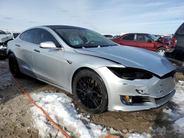 5YJSA1E21HF194024 - 2017 TESLA MODEL S Արծաթագույն լուսանկար 4