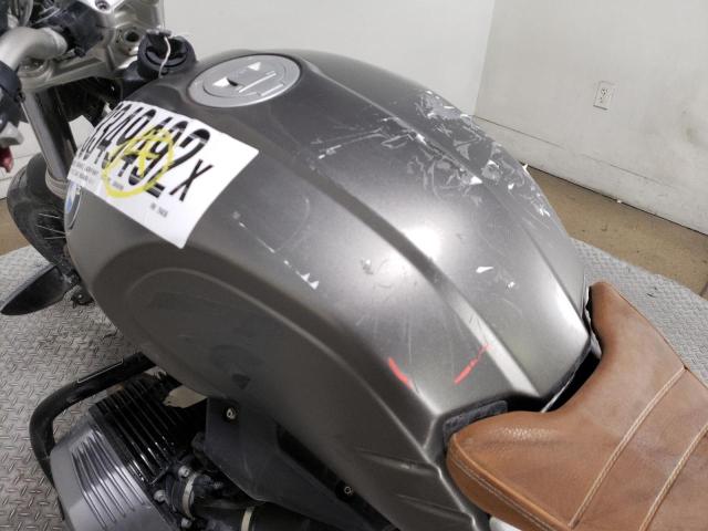 WB10J3301HZ794036 - 2017 BMW R NINE T SCRAMBLER SILVER photo 9