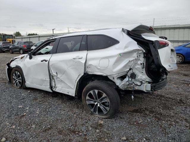 5TDKDRBH9RS548643 - 2024 TOYOTA HIGHLANDER LE WHITE photo 2