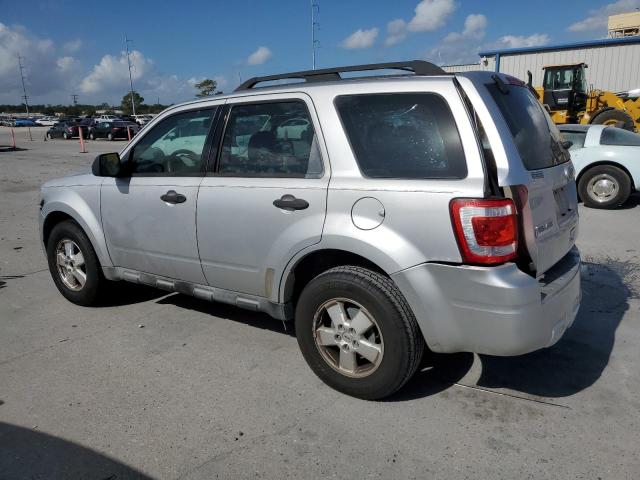 1FMCU0C71BKA52959 - 2011 FORD ESCAPE XLS SILVER photo 2