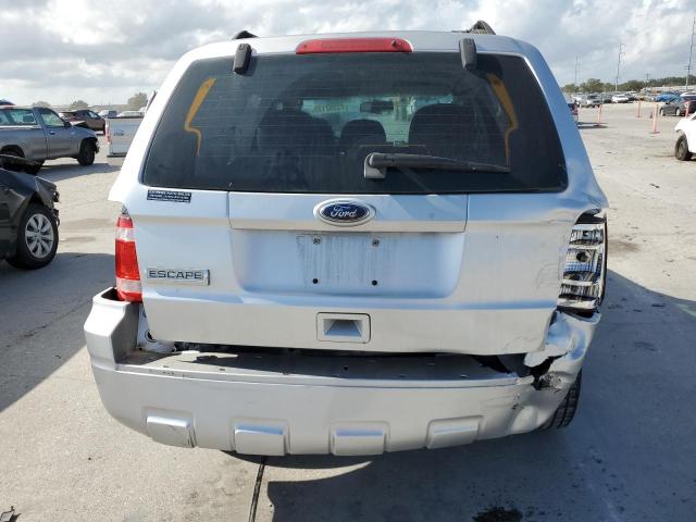 1FMCU0C71BKA52959 - 2011 FORD ESCAPE XLS SILVER photo 6