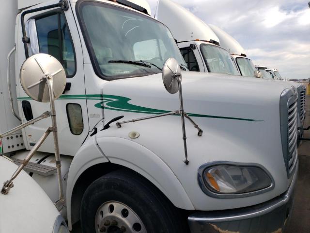 1FUJC5DXXDHFF4225 - 2013 FREIGHTLINER M2 112 MED WHITE photo 4