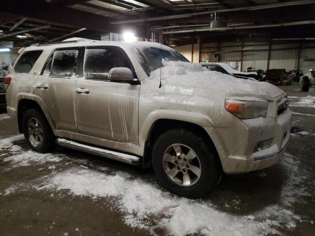 JTEBU5JR9C5108689 - 2012 TOYOTA 4RUNNER SR WHITE photo 4