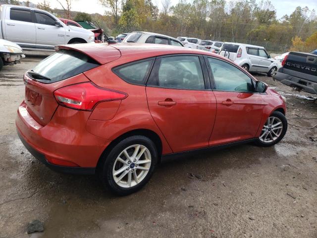 1FADP3K23JL268558 - 2018 FORD FOCUS SE RED photo 3