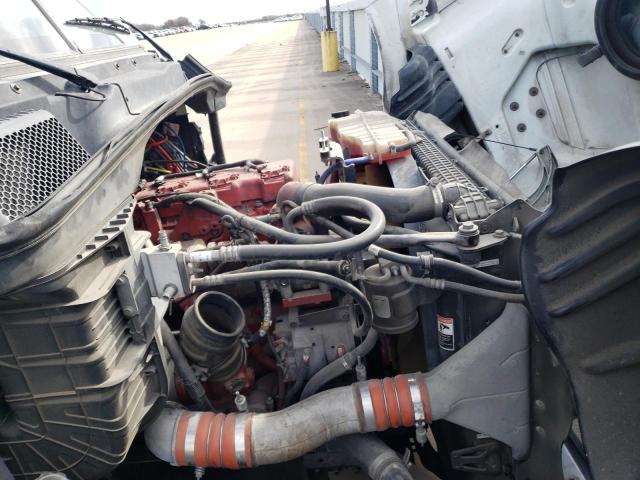 1FUBGAD97ELFW1722 - 2014 FREIGHTLINER CASCADIA 1 WHITE photo 12