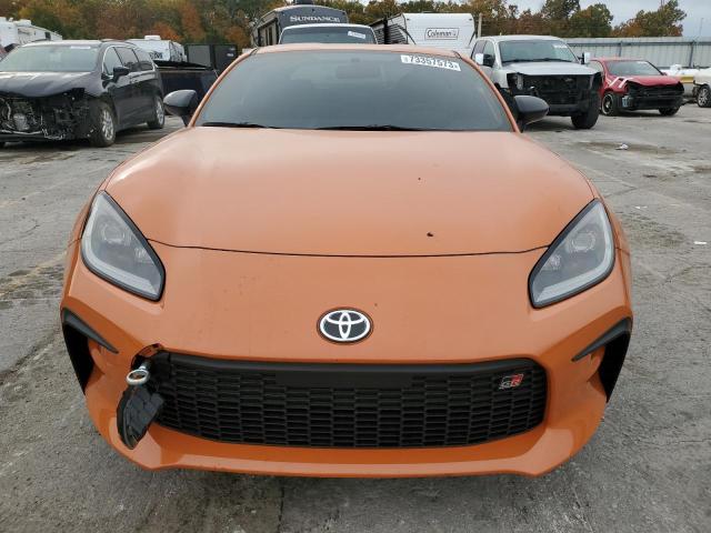 JF1ZNBG14P9754811 - 2023 TOYOTA GR 86 PREMIUM ORANGE photo 5