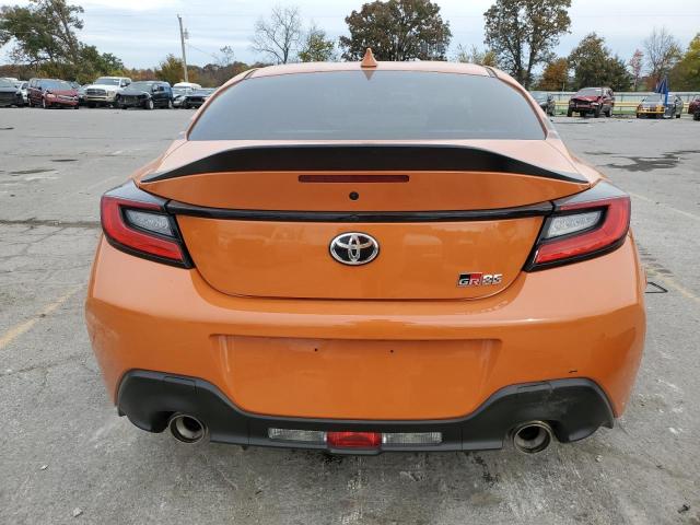 JF1ZNBG14P9754811 - 2023 TOYOTA GR 86 PREMIUM ORANGE photo 6