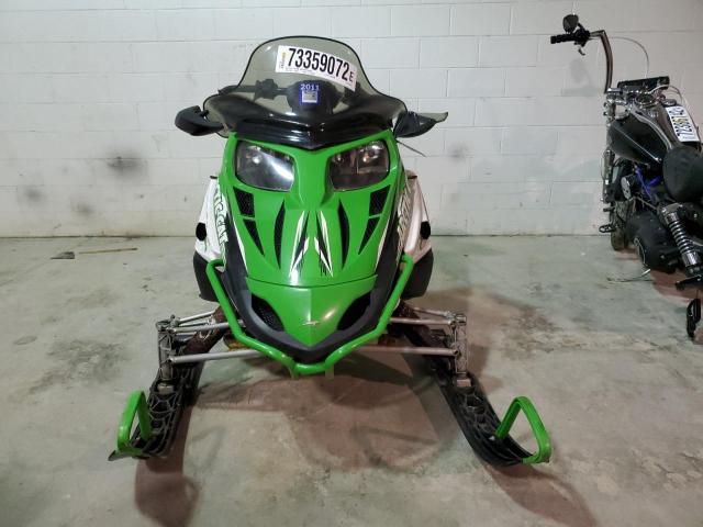 4UF09SNW59T114983 - 2009 ARCTIC CAT F8 GREEN photo 5