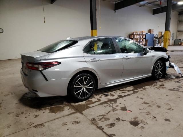 4T1G11AK1RU889216 - 2024 TOYOTA CAMRY SE NIGHT SHADE SILVER photo 3