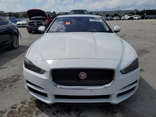 SAJAR4FX3JCP38835 - 2018 JAGUAR XE WHITE photo 5