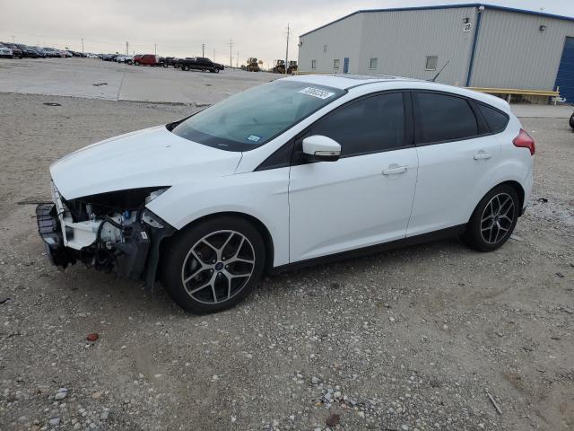 1FADP3M21HL295393 - 2017 FORD FOCUS SEL WHITE photo 1