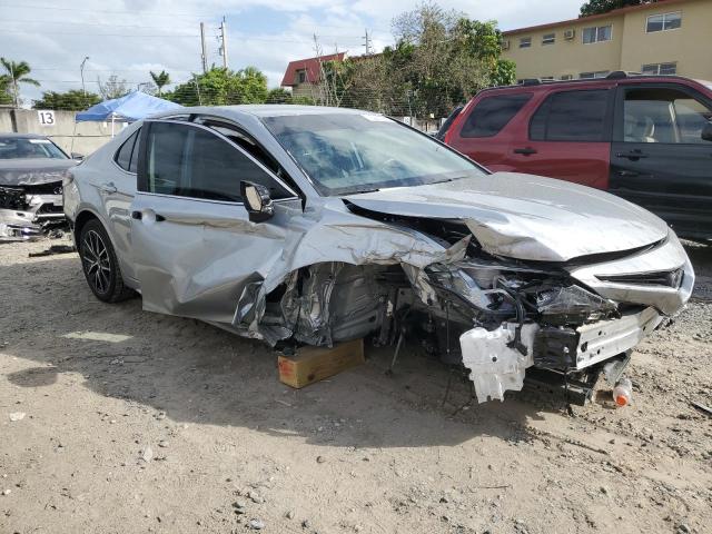 4T1G11AK7PU118997 - 2023 TOYOTA CAMRY SE NIGHT SHADE SILVER photo 4