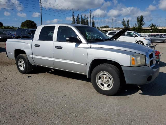 1D7HE28K95S338164 - 2005 DODGE DAKOTA QUAD SILVER photo 4