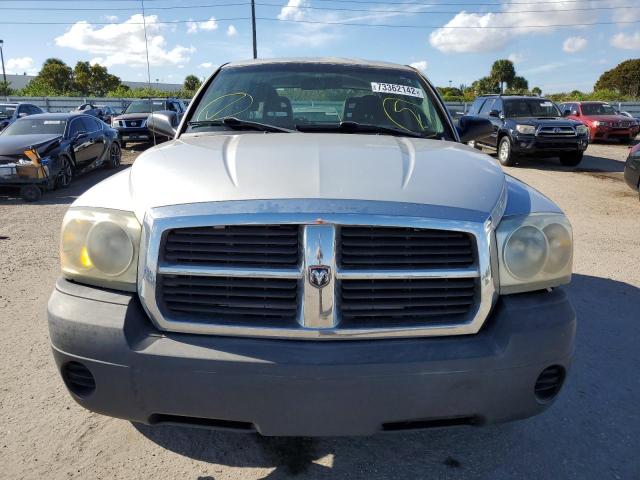 1D7HE28K95S338164 - 2005 DODGE DAKOTA QUAD SILVER photo 5