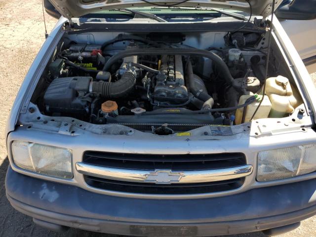 2CNBJ13CX26951359 - 2002 CHEVROLET TRACKER SILVER photo 12