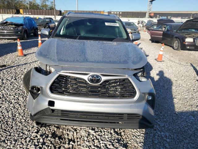 5TDGZRBH2NS595451 - 2022 TOYOTA HIGHLANDER XLE SILVER photo 5