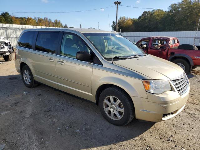 2A4RR2D18AR464022 - 2010 CHRYSLER TOWN & COU LX TAN photo 4