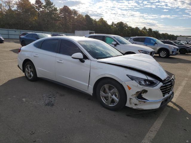 5NPEG4JA0MH121653 - 2021 HYUNDAI SONATA SE WHITE photo 4