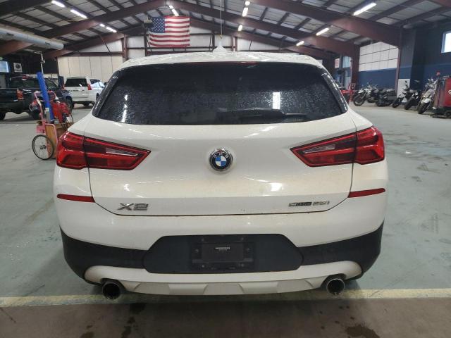 WBXYJ3C3XJEJ82644 - 2018 BMW X2 SDRIVE28I WHITE photo 6