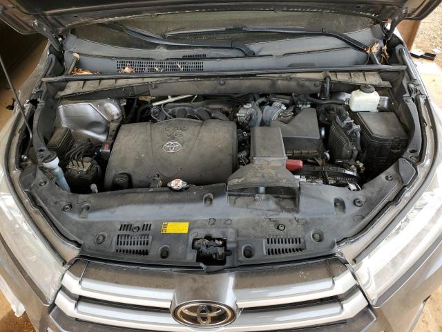 5TDKZRFH6HS524178 - 2017 TOYOTA HIGHLANDER SE GRAY photo 12