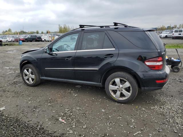 4JGBB8GB5BA668958 - 2011 MERCEDES-BENZ ML 350 4MATIC BLACK photo 2