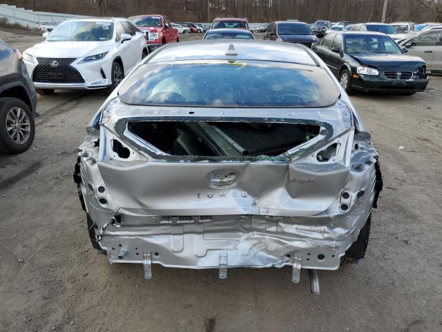 KMHC65LD3NU269404 - 2022 HYUNDAI IONIQ SE SILVER photo 6