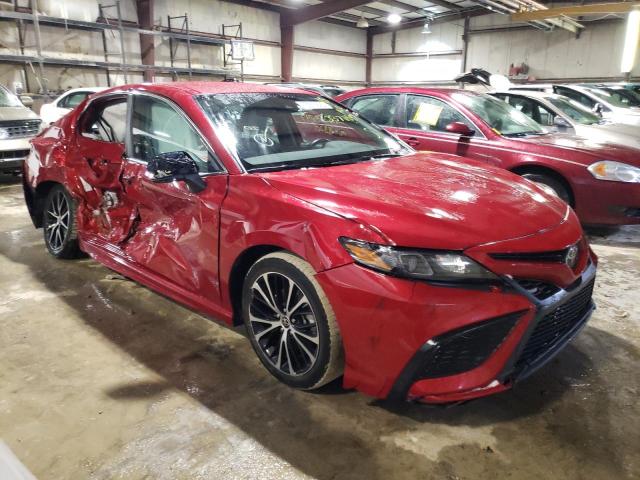 4T1G11AK7NU034336 - 2022 TOYOTA CAMRY SE RED photo 4