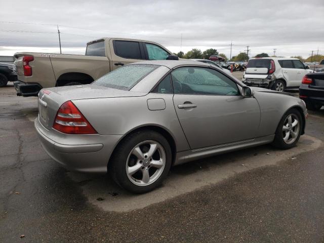 WDBKK65F83F274050 - 2003 MERCEDES-BENZ SLK 320 SILVER photo 3