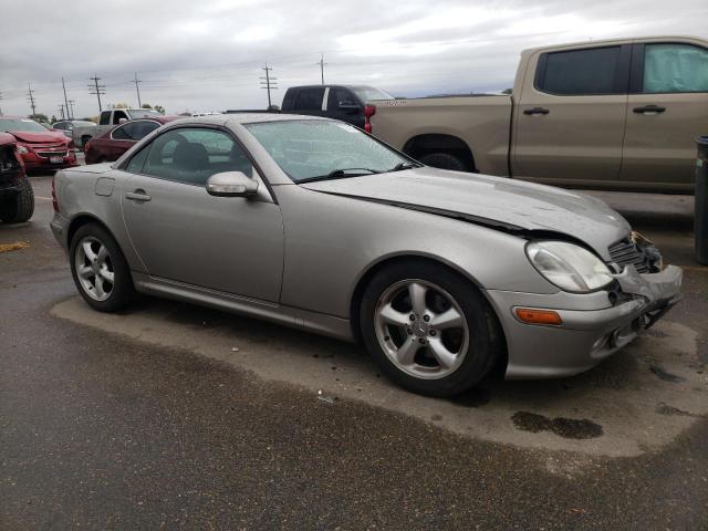 WDBKK65F83F274050 - 2003 MERCEDES-BENZ SLK 320 SILVER photo 4