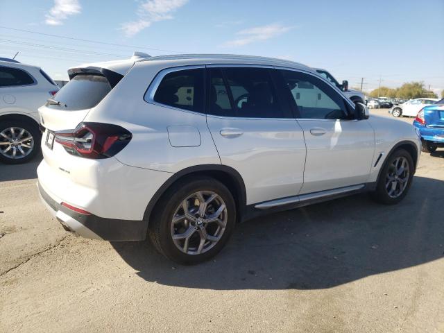 5UX53DP01P9P11799 - 2023 BMW X3 XDRIVE30I WHITE photo 3