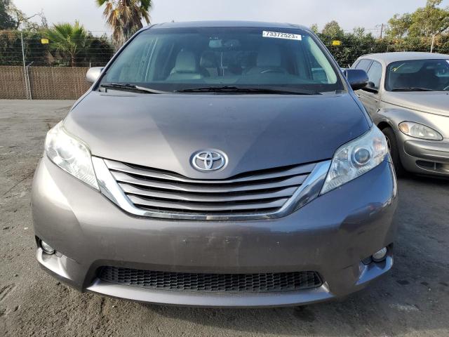 5TDYZ3DC6HS845622 - 2017 TOYOTA SIENNA XLE CHARCOAL photo 5