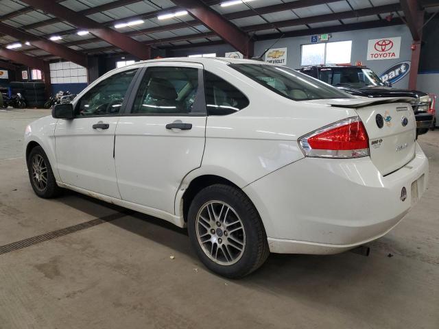 1FAHP3FNXBW183402 - 2011 FORD FOCUS SE WHITE photo 2