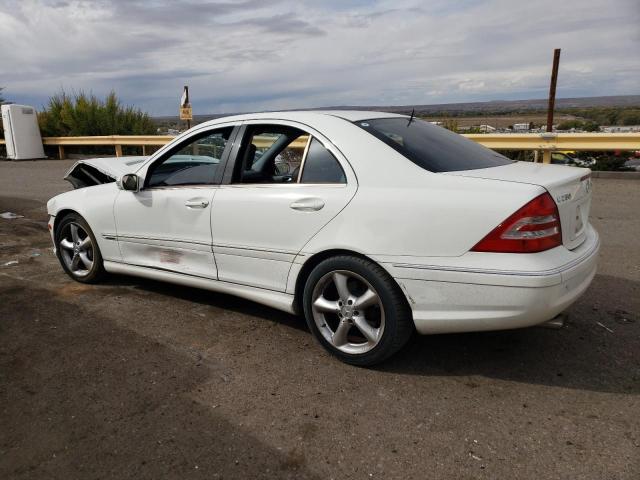 WDBRF40J65F721853 - 2005 MERCEDES-BENZ C 230K SPORT SEDAN WHITE photo 2