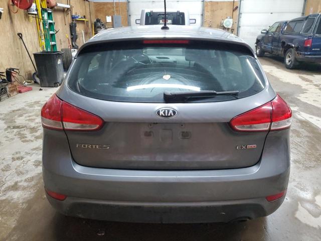 KNAFX5A83G5628331 - 2016 KIA FORTE EX GRAY photo 6