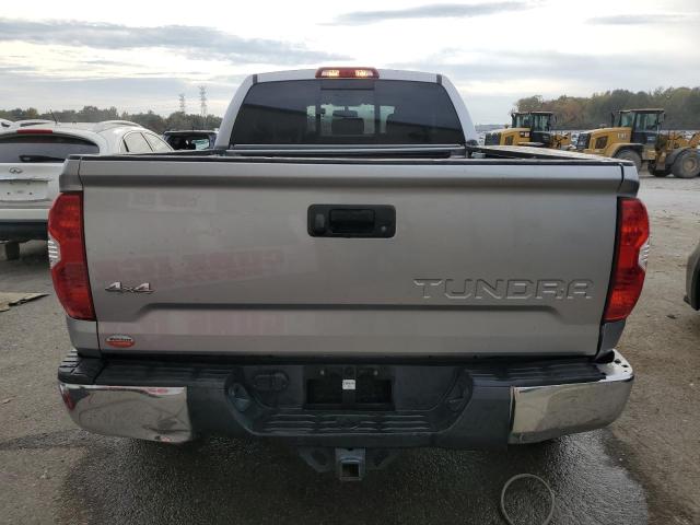 5TFUW5F16GX493875 - 2016 TOYOTA TUNDRA DOUBLE CAB SR/SR5 SILVER photo 6