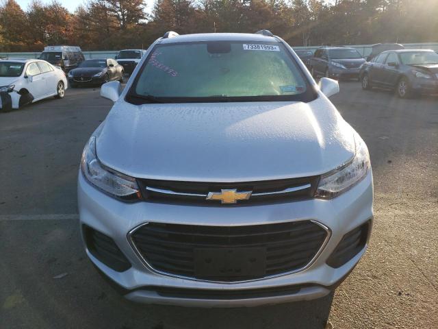 3GNCJPSB6LL231470 - 2020 CHEVROLET TRAX 1LT SILVER photo 5