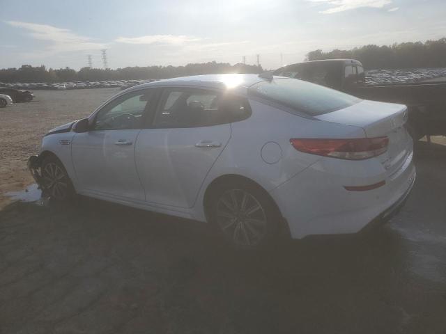 5XXGT4L36KG376013 - 2019 KIA OPTIMA LX WHITE photo 2