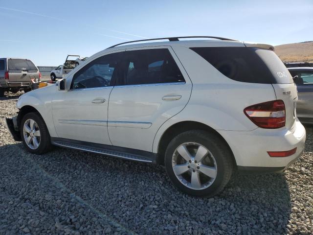 4JGBB8GB9BA704361 - 2011 MERCEDES-BENZ ML 350 4MATIC WHITE photo 2