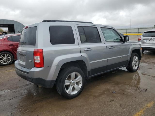 1C4NJRFB2ED910572 - 2014 JEEP PATRIOT LATITUDE SILVER photo 3