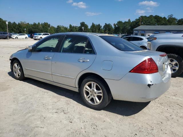 1HGCM56786A151692 - 2006 HONDA ACCORD EX SILVER photo 2