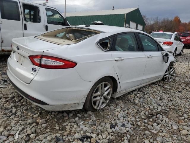 1FA6P0H72G5110705 - 2016 FORD FUSION SE WHITE photo 3