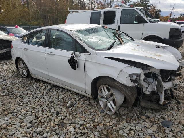 1FA6P0H72G5110705 - 2016 FORD FUSION SE WHITE photo 4