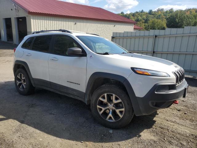 1C4PJMBS8GW326346 - 2016 JEEP CHEROKEE TRAILHAWK WHITE photo 4